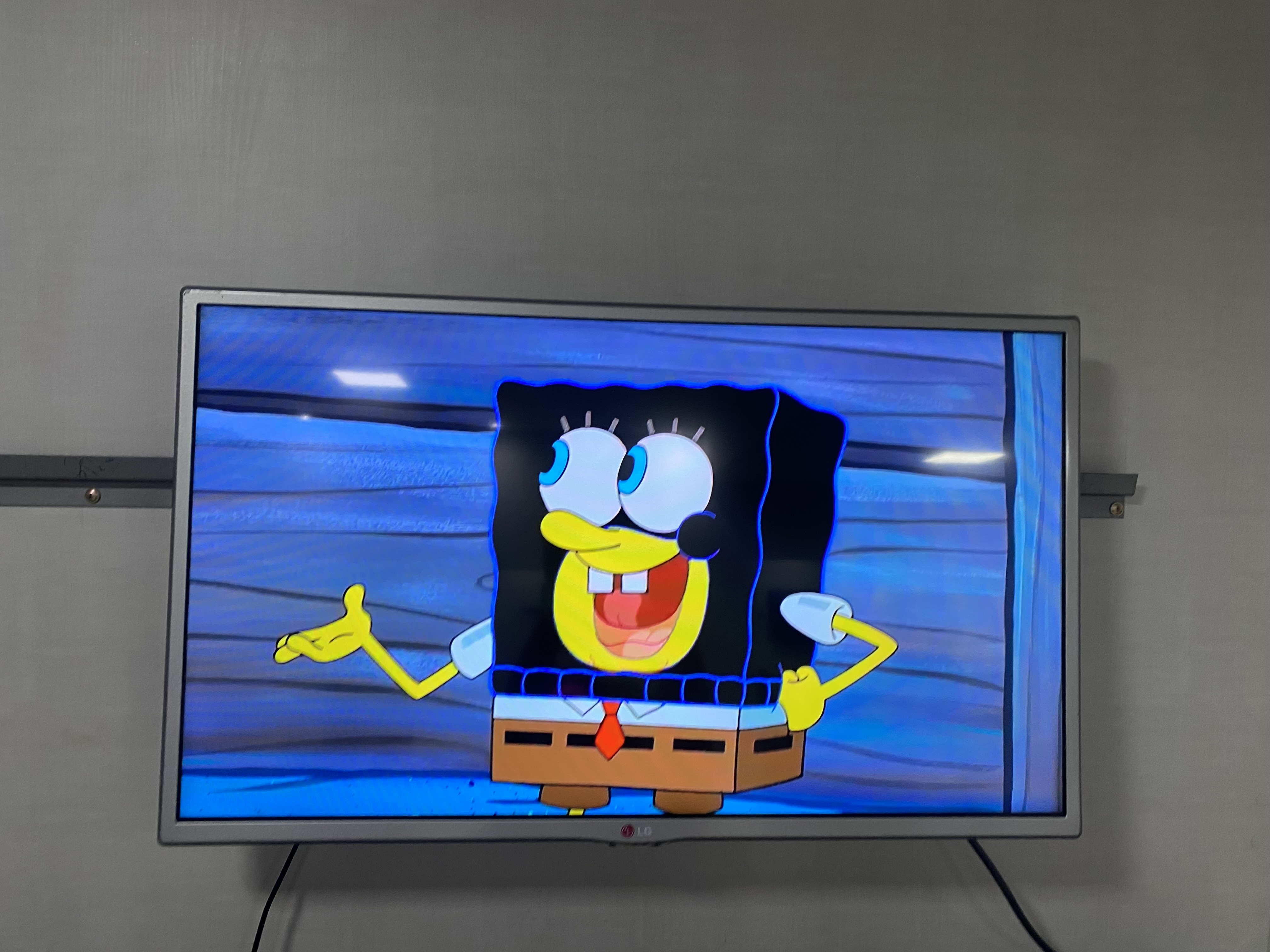 LG 32LB5800
